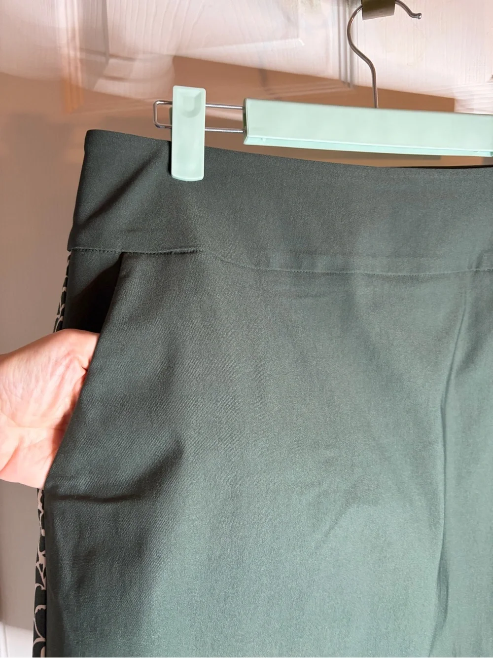 Swing Control Olive Green Tummy Control Vented Tech Skort Side Details 10 NWT